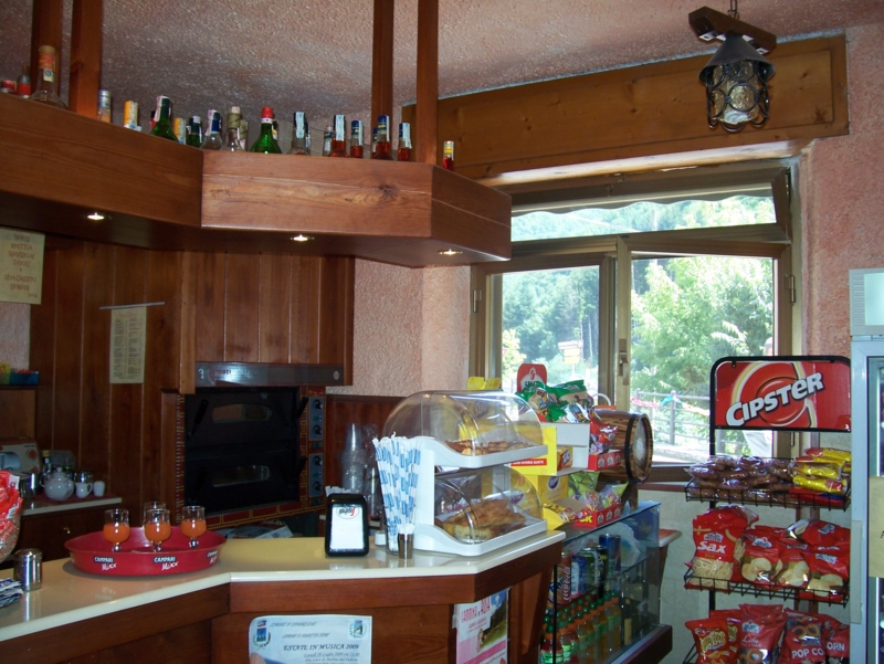  Image name: LocandaLaContea14.jpg 
 width: 800 pixel 
 height: 601 pixel 
 Size: 419138 bytes 
 Click to enlarge 